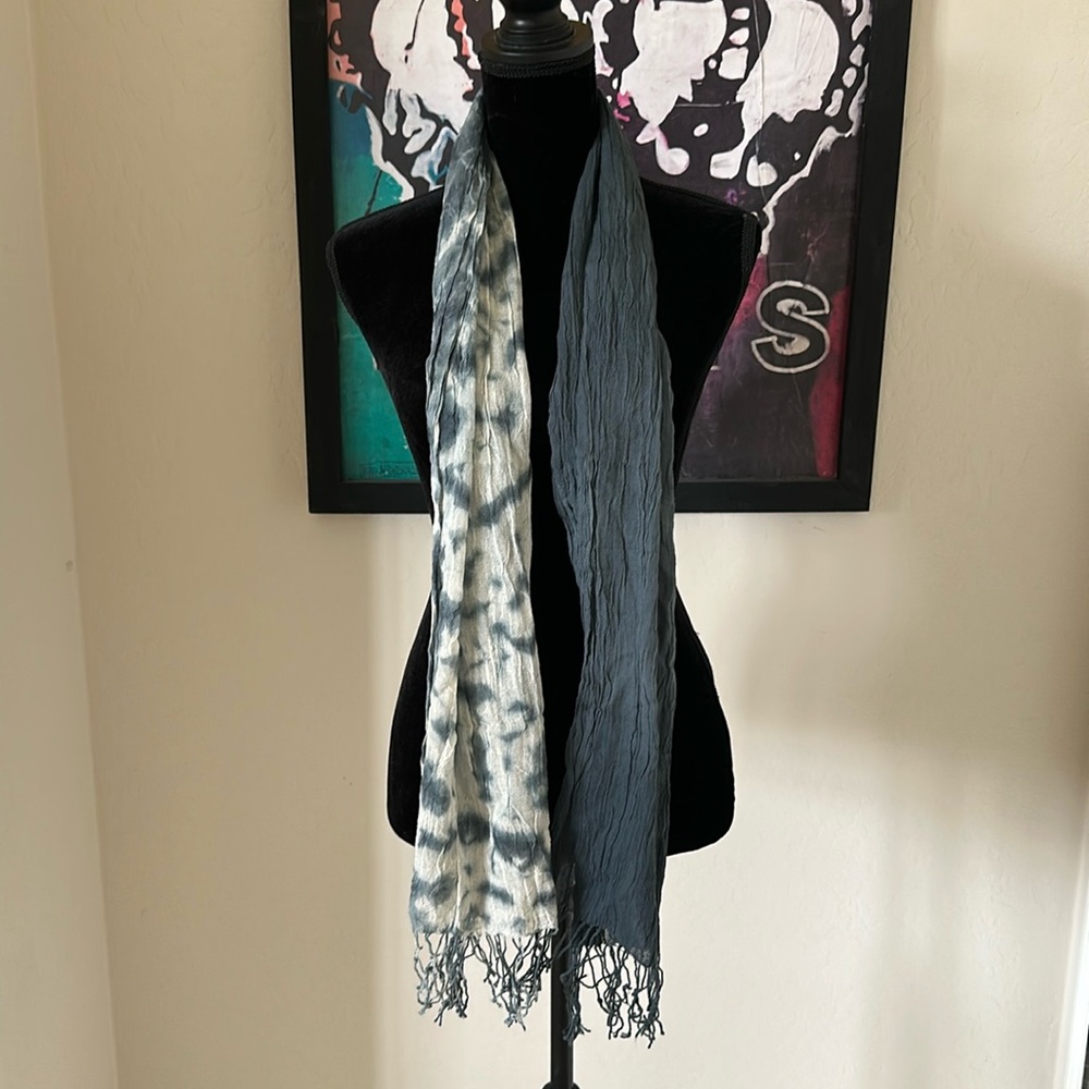 NWT Handmade Bohemian Look Blue & Cream Colored Tie-Dye Gauze Fringe Scarf